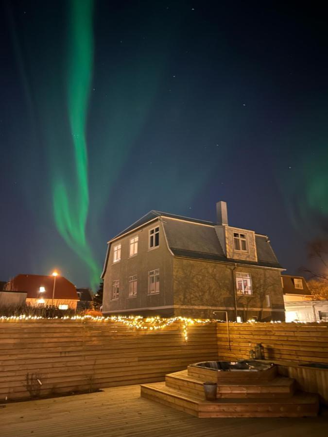 Lovely Studio Apartment With Hot Tub Reykjavik Exterior photo